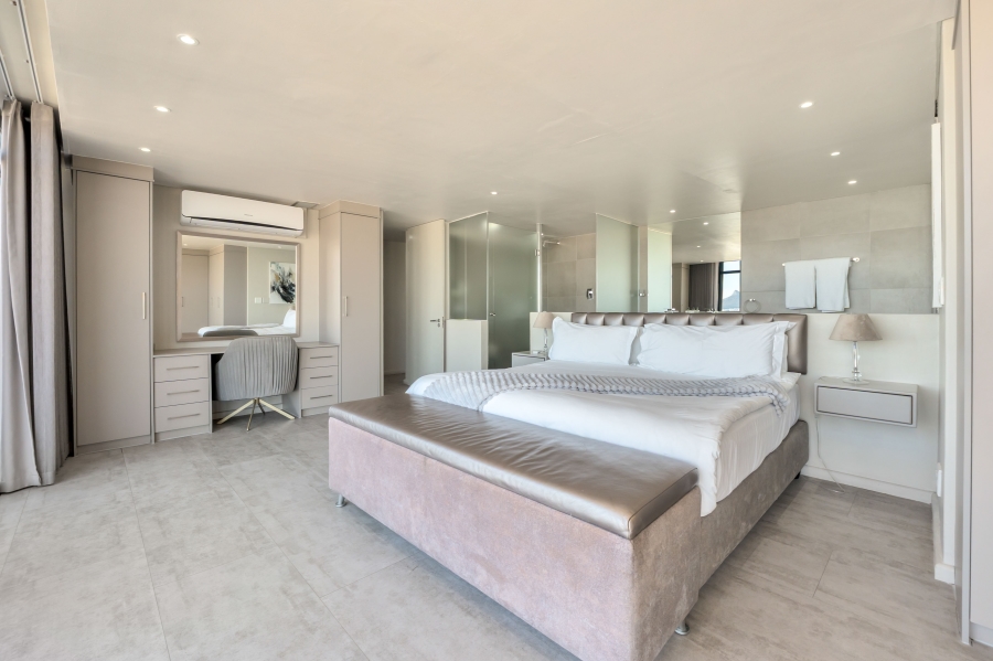 4 Bedroom Property for Sale in Bloubergstrand Western Cape